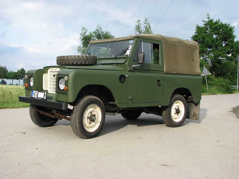 Oldtimer-Automobile-Rieger Land Rover- 4 x 4 UR-SUV  